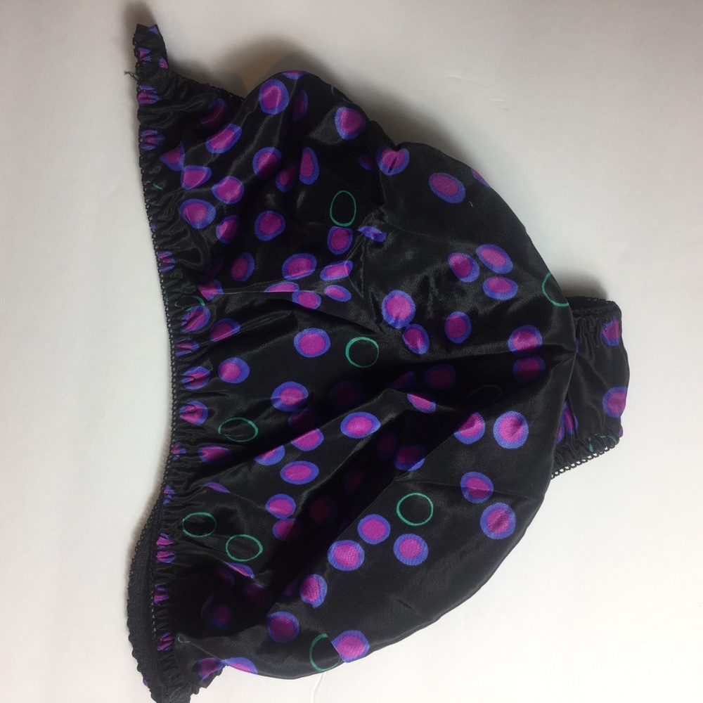 Victoria’s Secret Two-Pieces Intimate Top Panties - Picture 8 of 8
